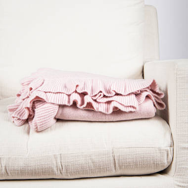 White ruffle best sale throw blanket